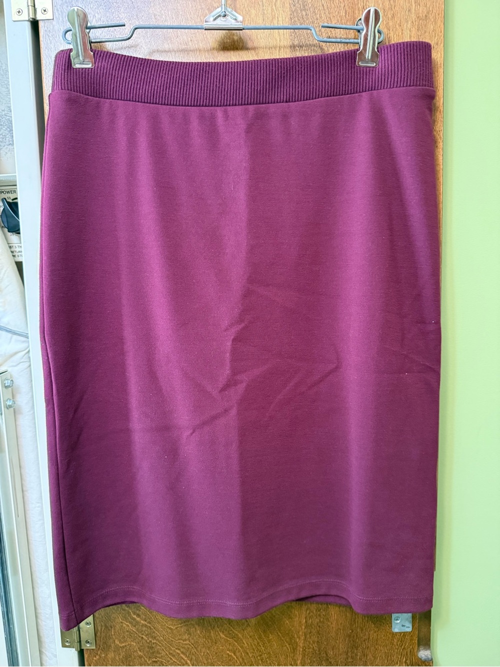 BANANA REPUBLIC Women’s Stretch Knit Midi Skirt - Wine